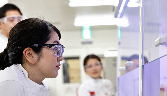 Doctors observing laboratory tests